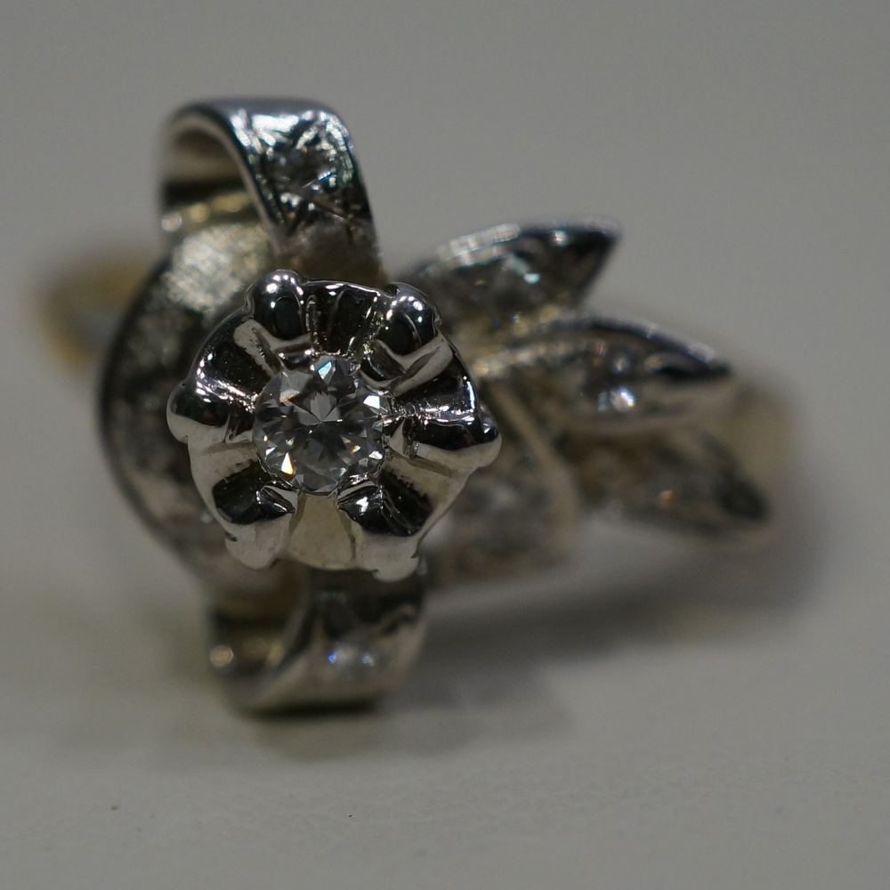 14KTT Vintage Genuine Diamond Flower Design Ring - Picture 3 of 6